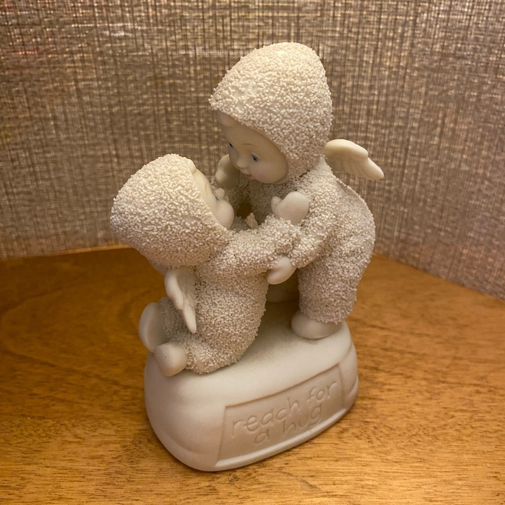 Snowbabies by Department 56 - Reach for a Hug 2002